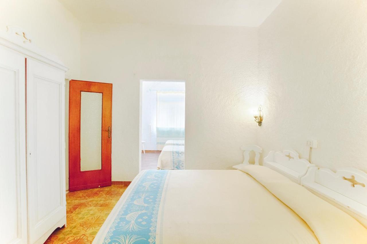 Hotel Al Faro 산테오도로 외부 사진