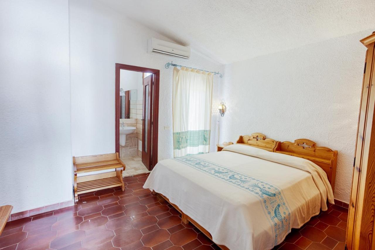 Hotel Al Faro 산테오도로 외부 사진